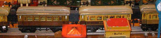 Bild: ältere Rheingoldwagen von Märklin